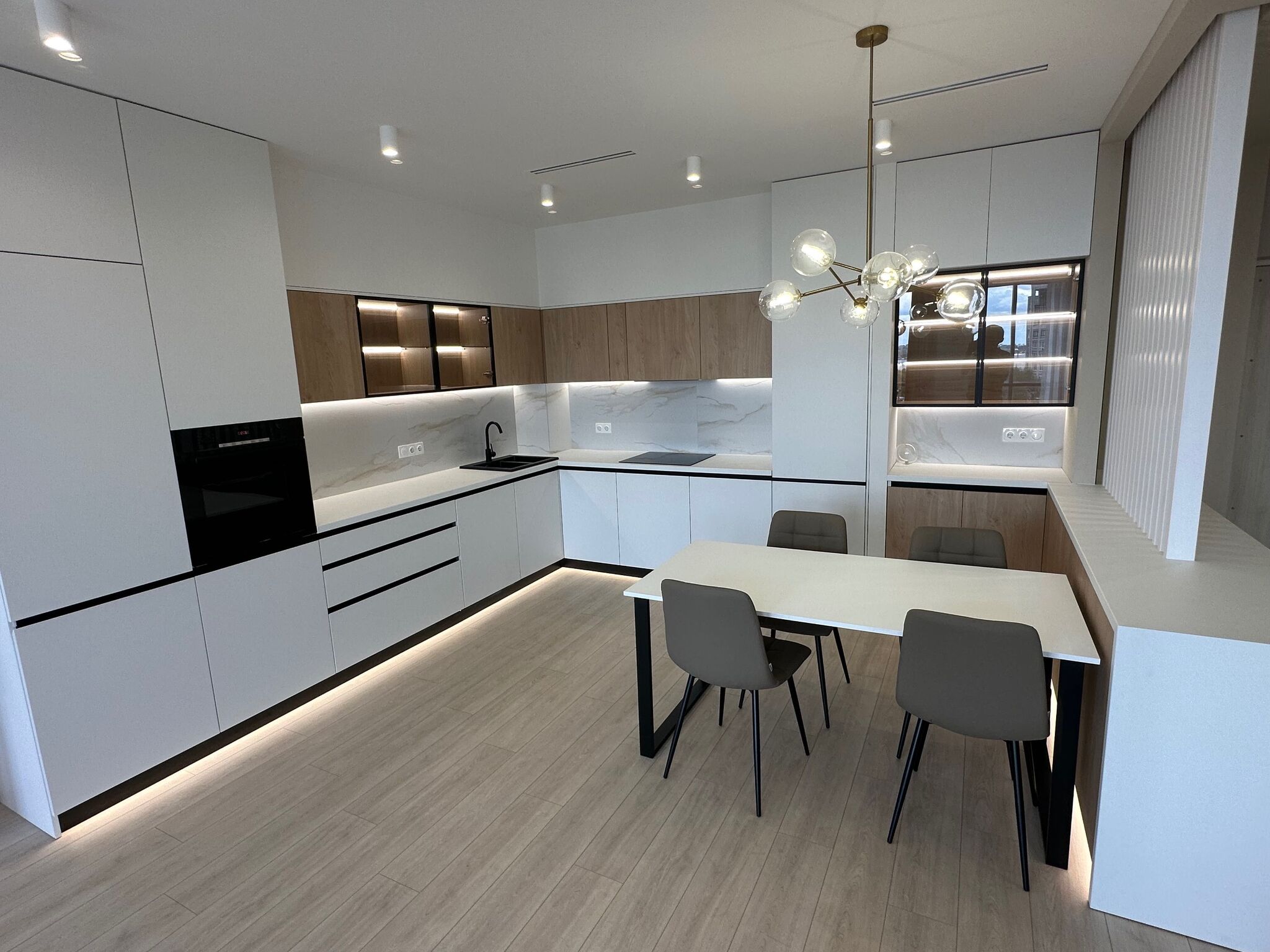 Продаж 2-кімнатної квартири 100 м², Січеславська Набережна вул., 49