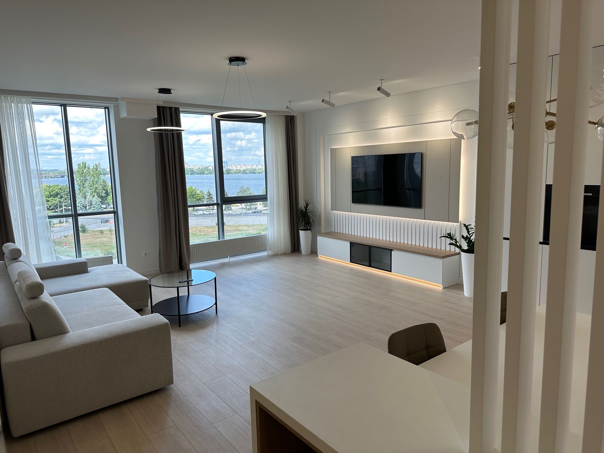 Продаж 2-кімнатної квартири 100 м², Січеславська Набережна вул., 49