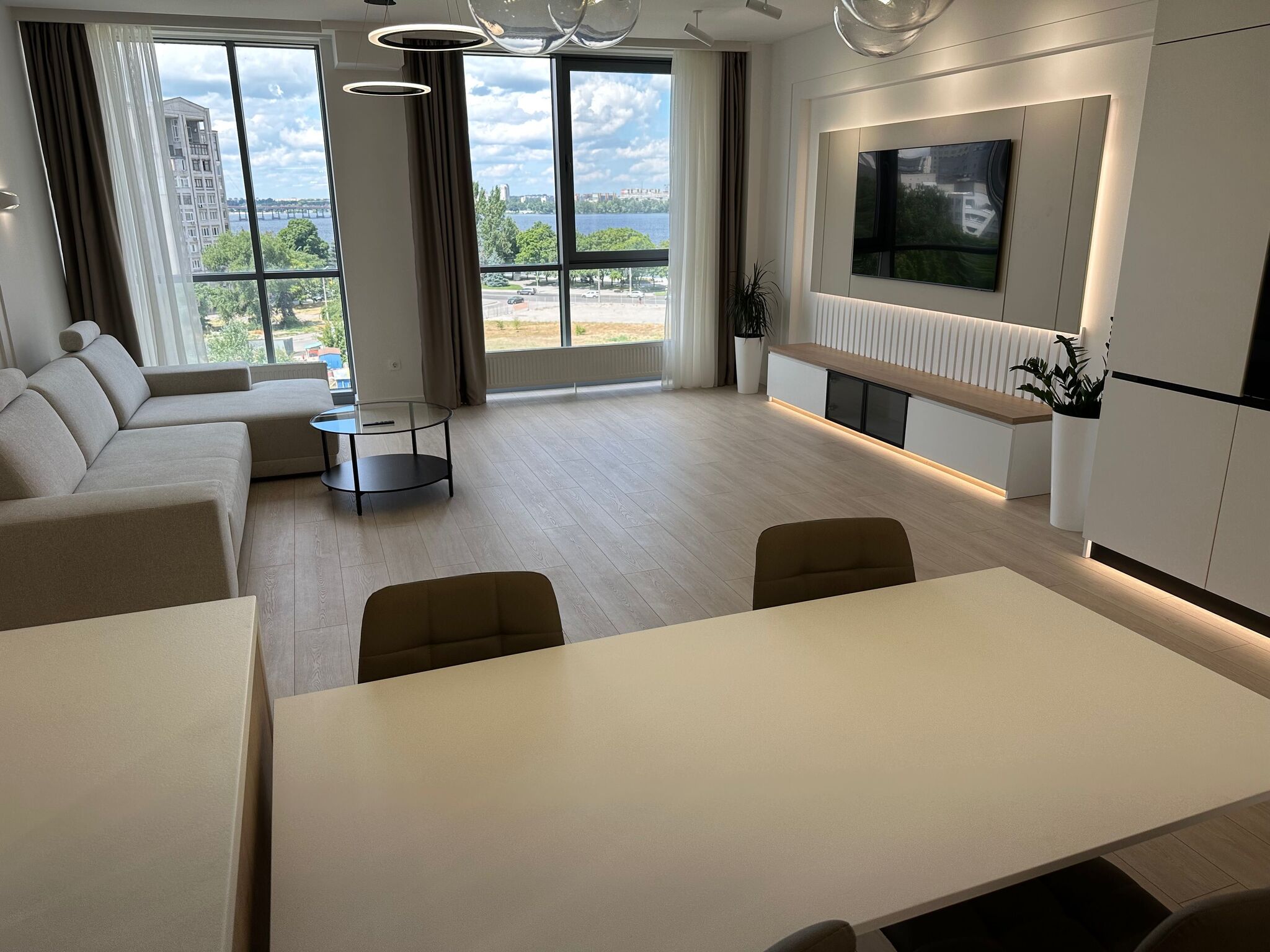 Продаж 2-кімнатної квартири 100 м², Січеславська Набережна вул., 49