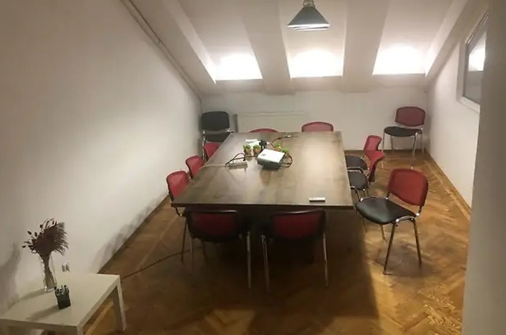 Продажа офиса 470 м², Дмитрия Яворницкого просп., 67