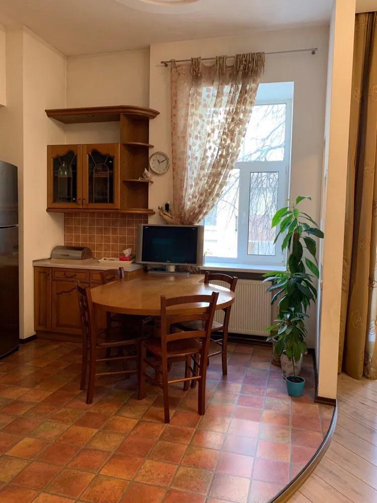 Продажа 3-комнатной квартиры 170 м², Воскресенская ул.