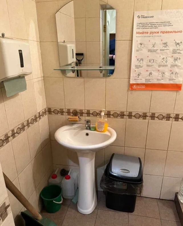 Оренда торговельного приміщення 230 м², Жуковского вул.