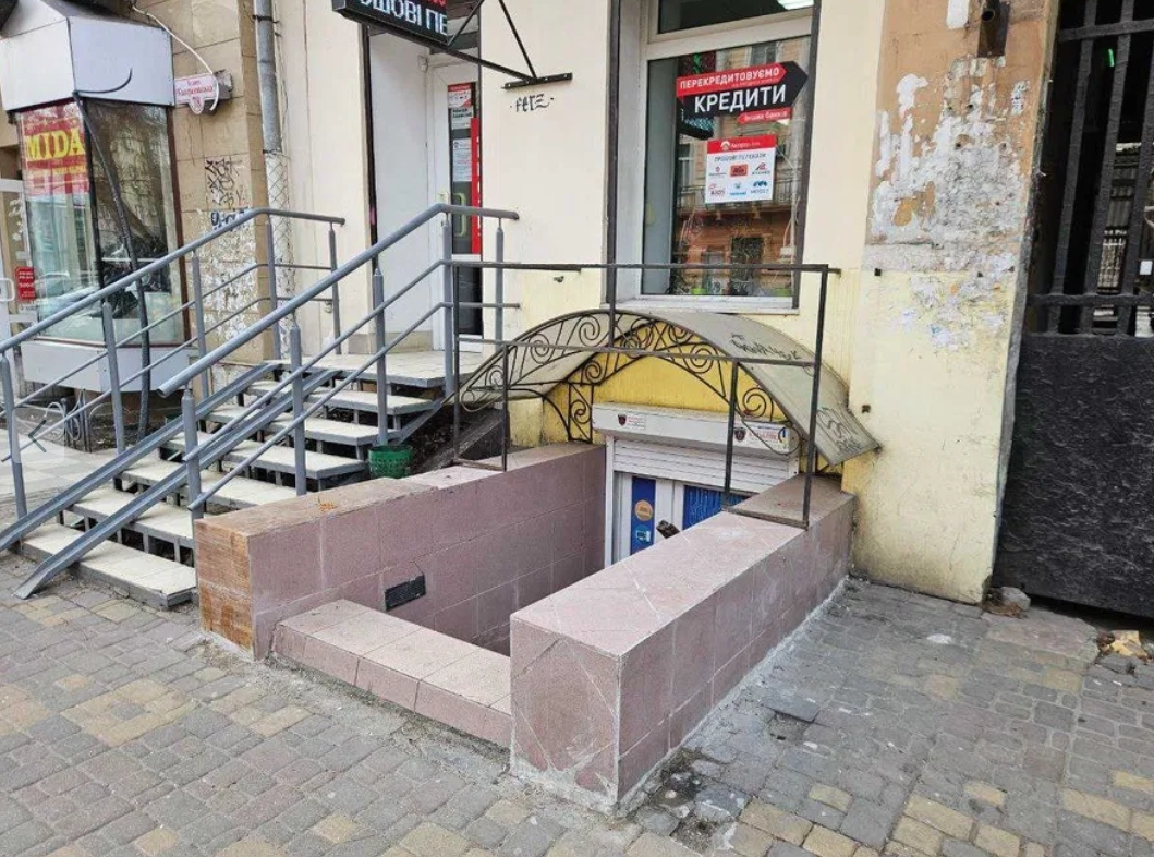 Оренда приміщення вільного призначення 40 м², Катеринінська вул.