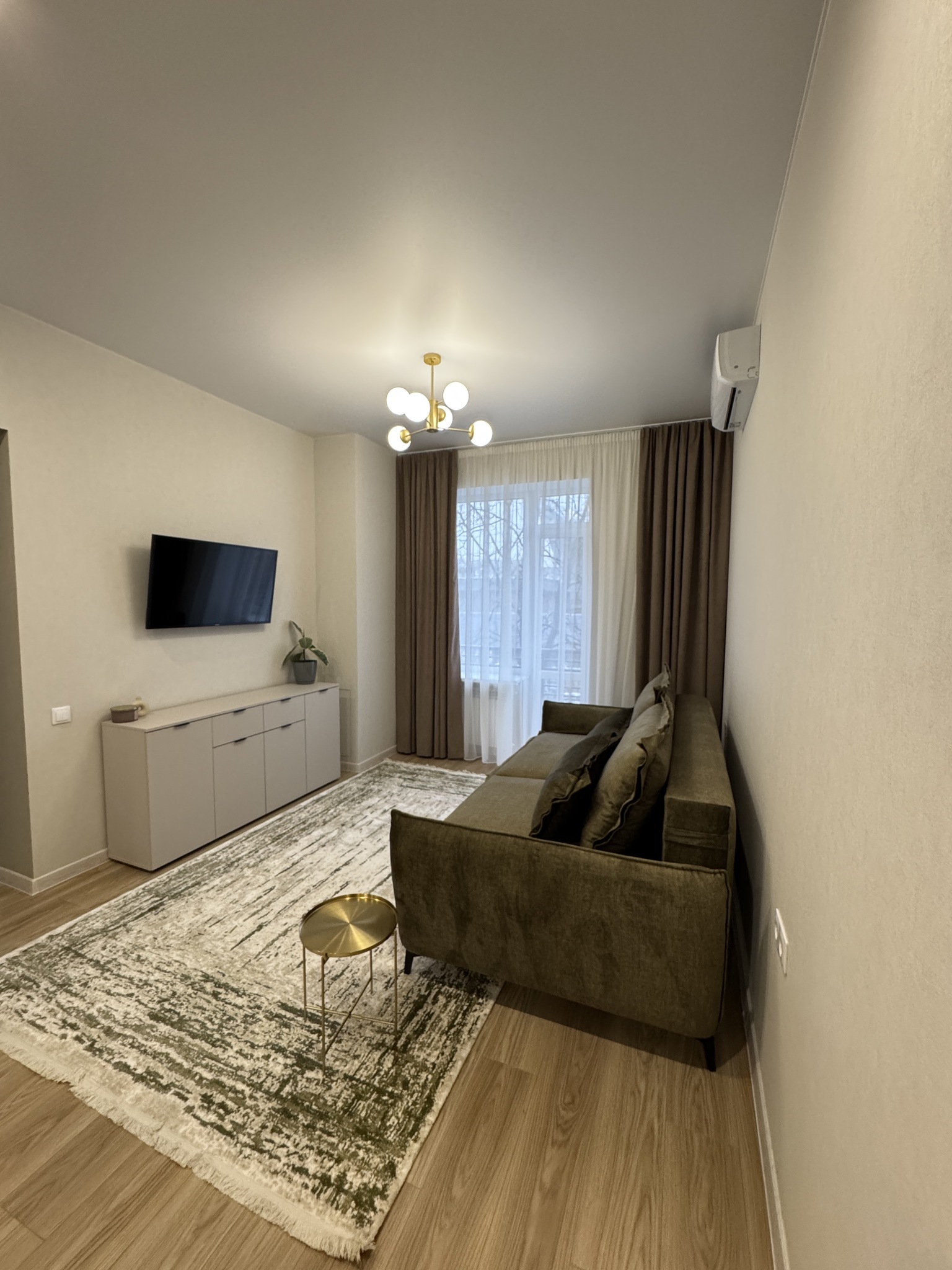 Оренда 1-кімнатної квартири 40 м², Дружби Народів бул., 21