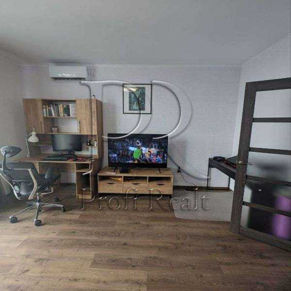 Продажа 2-комнатной квартиры 74 м², Семьи Кульженков ул., 37