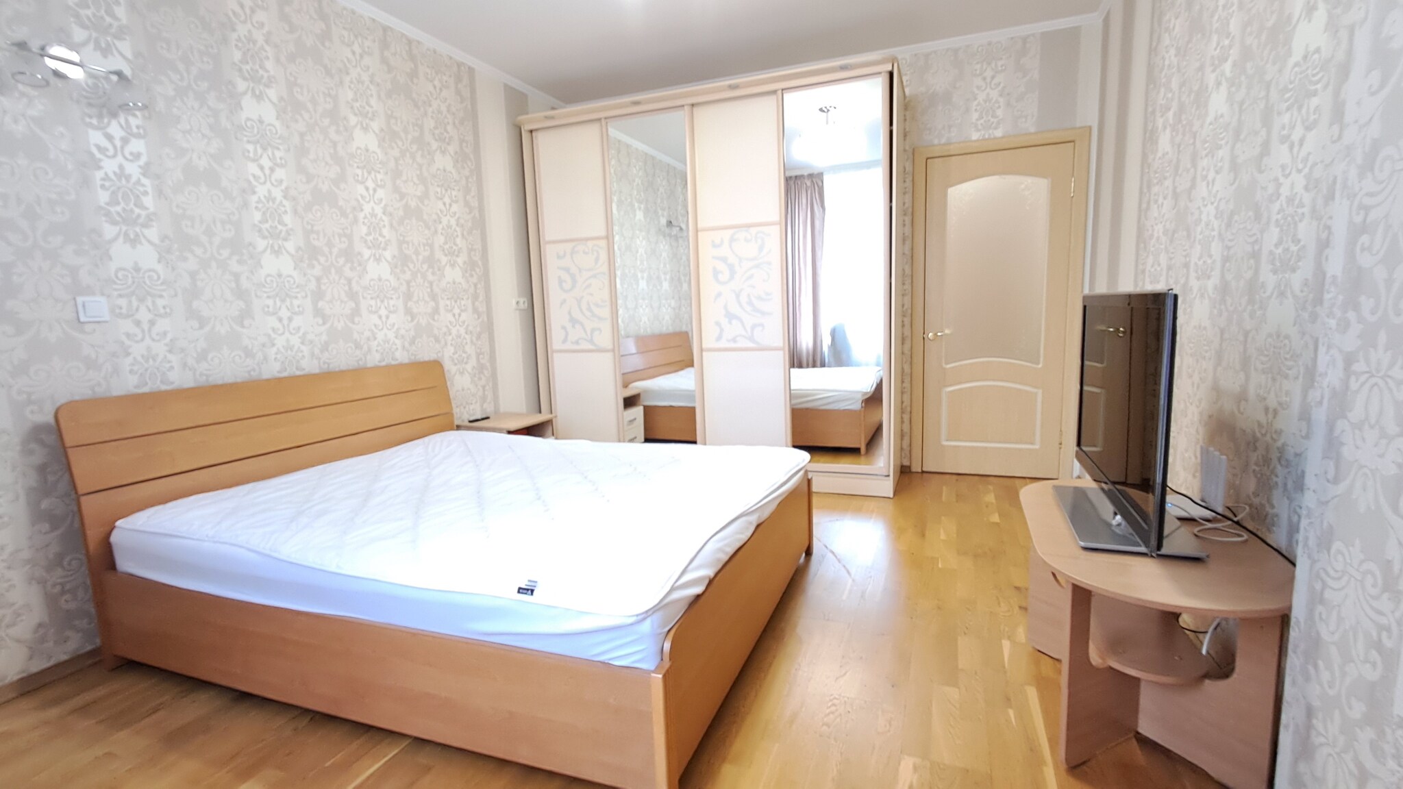 Оренда 1-кімнатної квартири 40 м², Богатирська вул., 6А