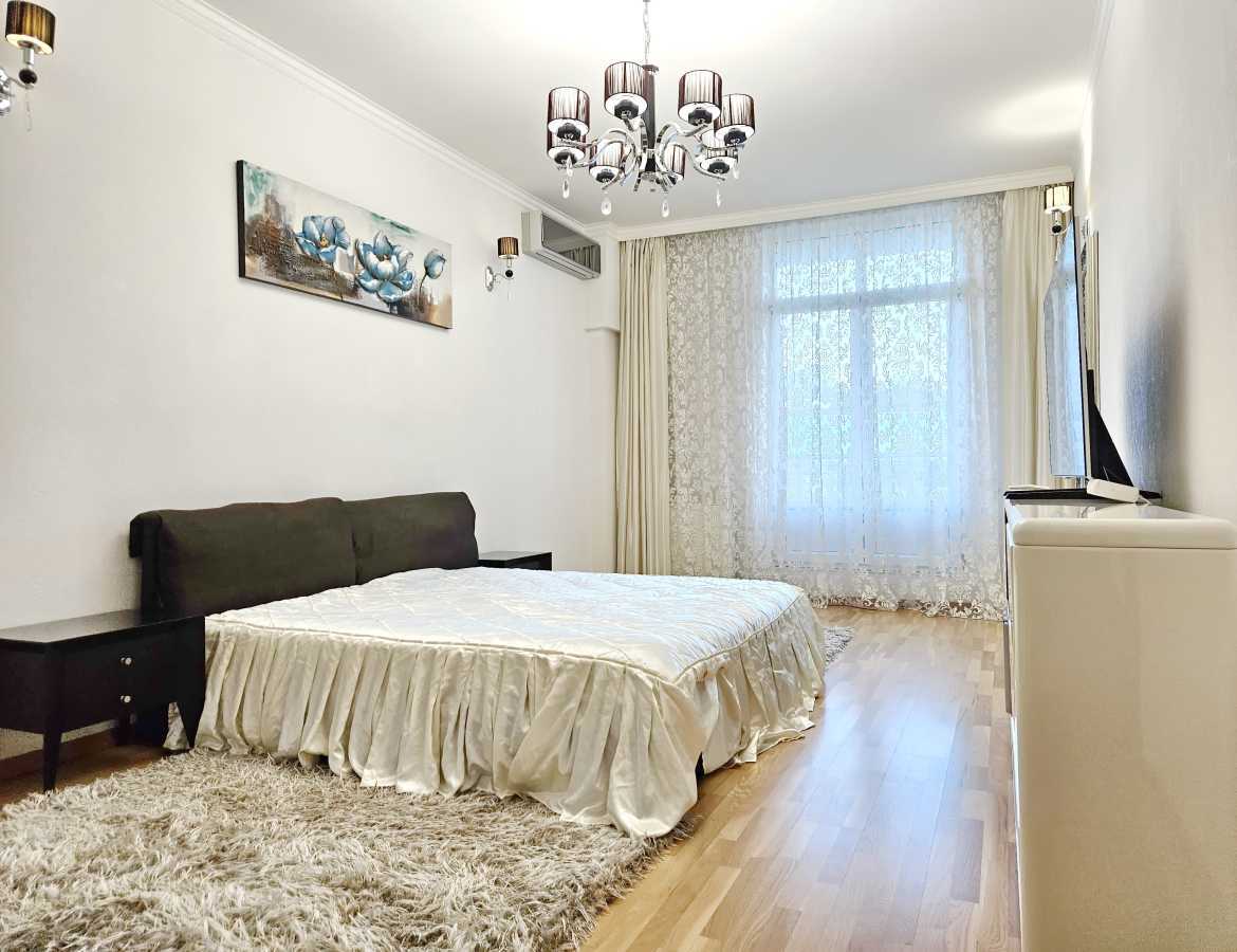 Оренда 2-кімнатної квартири 107 м², Звіринецька вул., 59