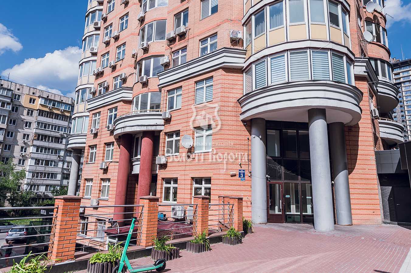 Продажа 4-комнатной квартиры 164 м², Маршала Тимошенко ул., 21к3