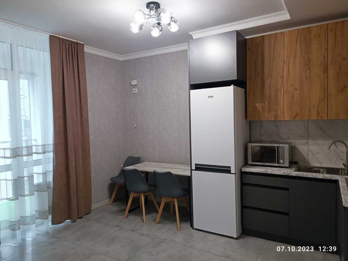 Оренда 1-кімнатної квартири 44 м², ЖК Crystal Avenue, Будинок 3 (вул. Кришталева, 1А)