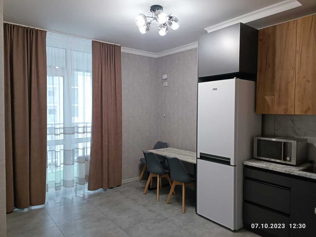 Оренда 1-кімнатної квартири 44 м², ЖК Crystal Avenue, Будинок 3 (вул. Кришталева, 1А)