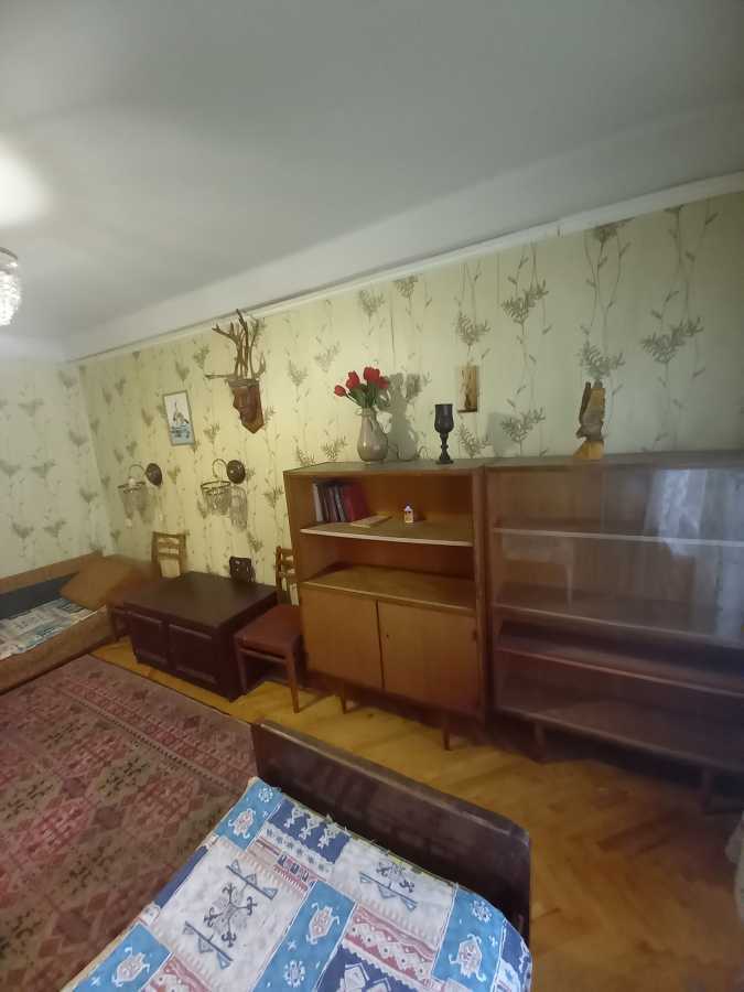 Оренда 3-кімнатної квартири 56 м², Будівельників вул., 14