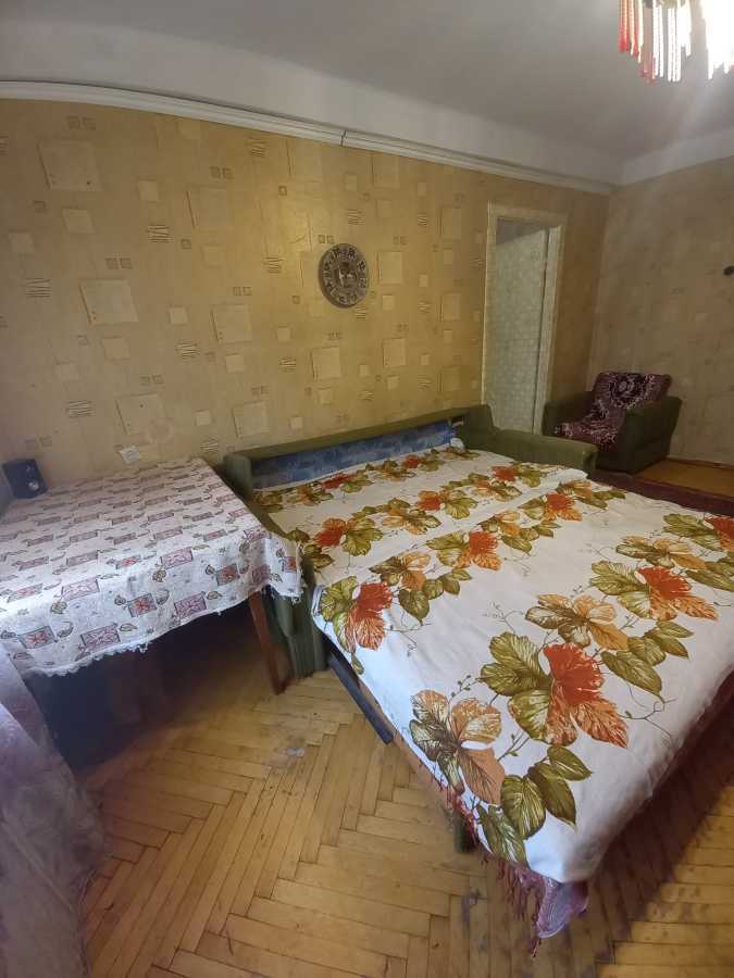 Оренда 3-кімнатної квартири 56 м², Будівельників вул., 14