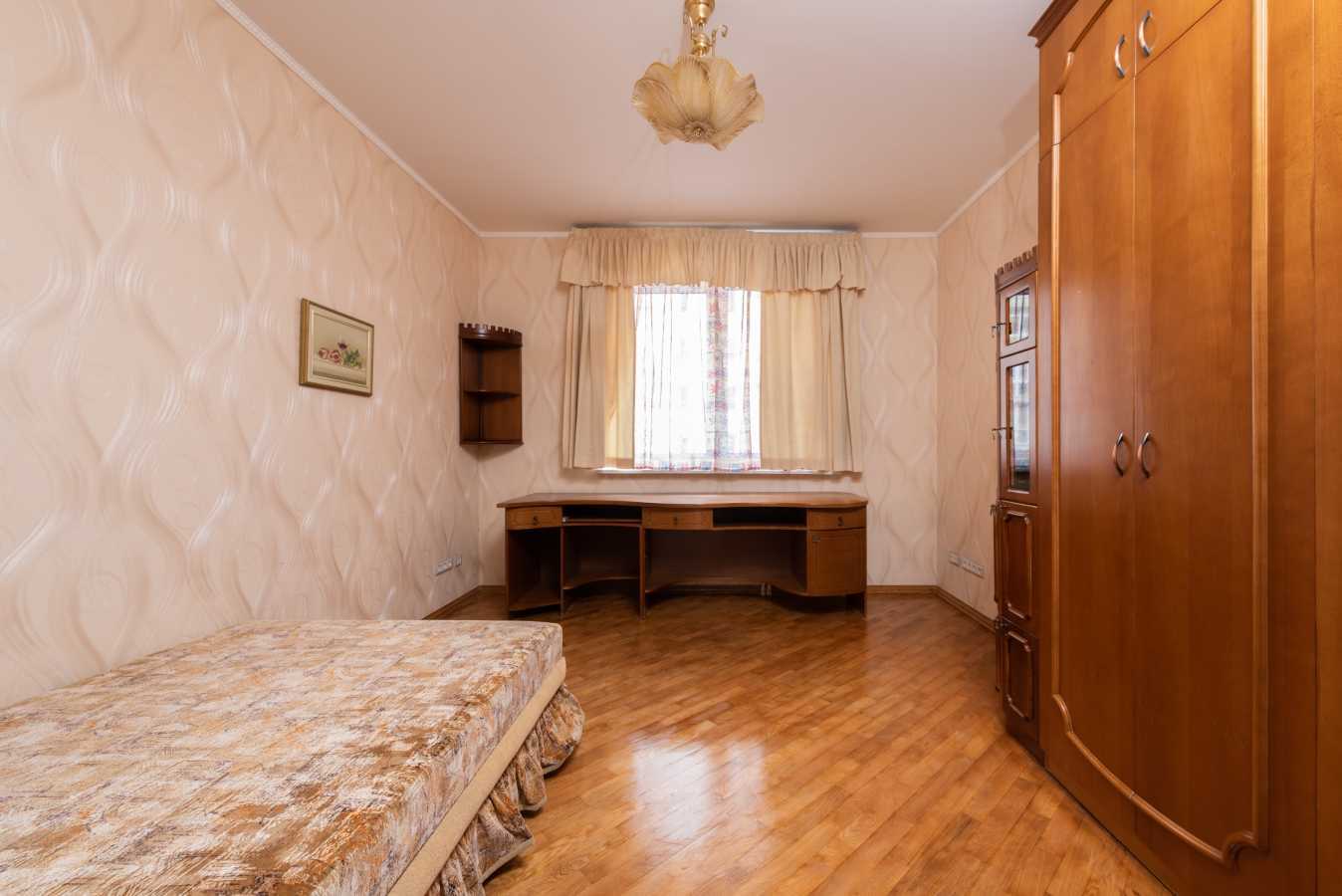 Оренда 4-кімнатної квартири 167 м², Тургенівська вул., 45-49