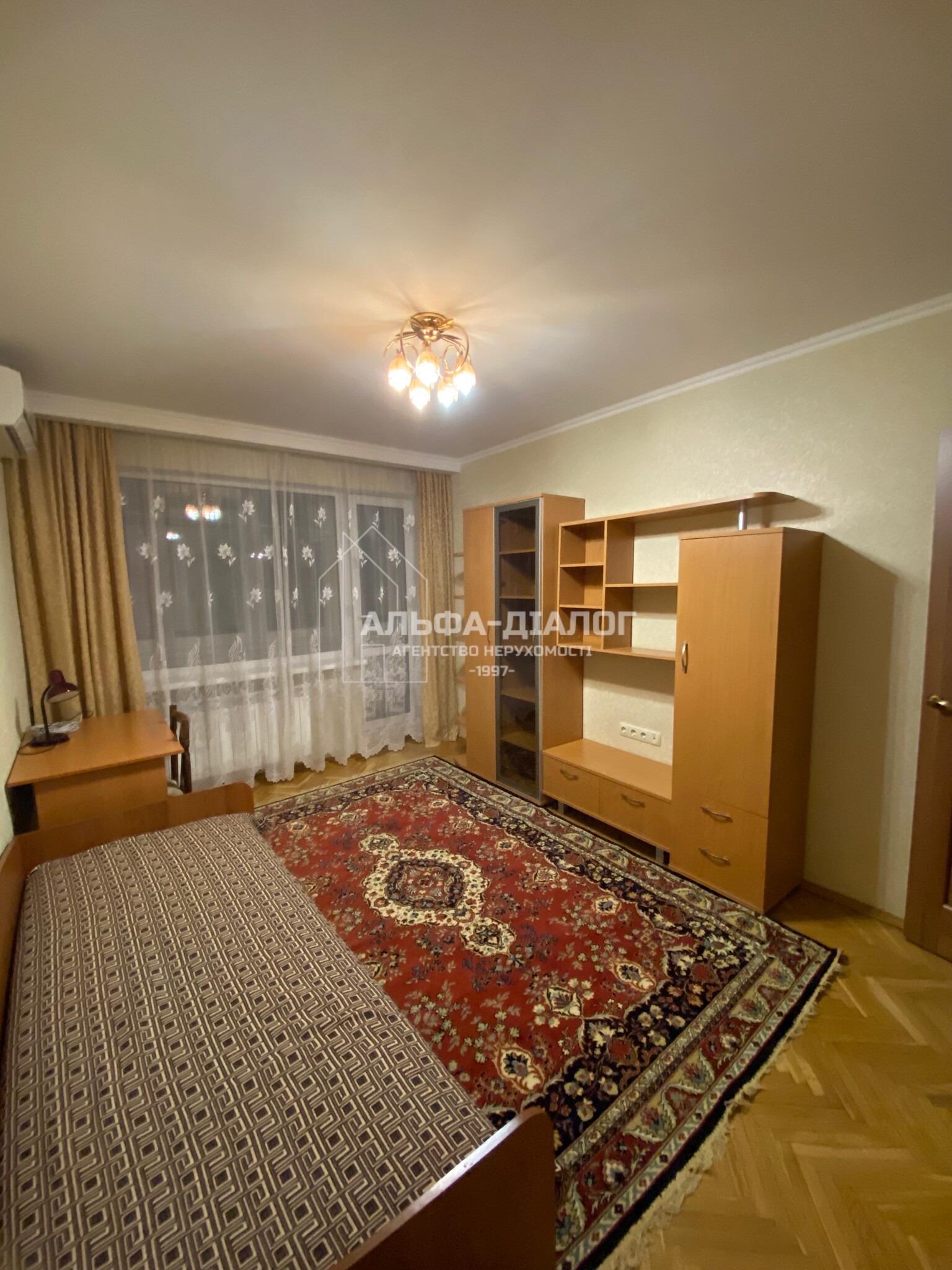 Оренда 3-кімнатної квартири 64 м², Єреванська вул., 8А