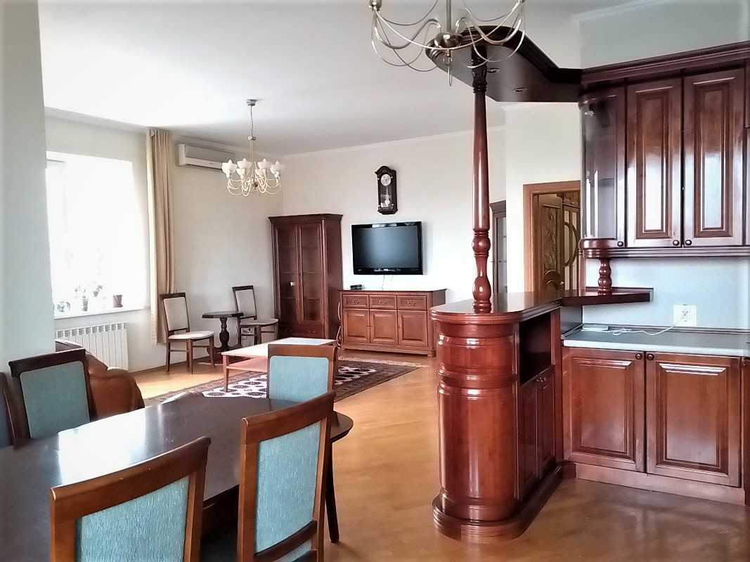 Оренда 3-кімнатної квартири 142 м², Срібнокільська вул., 14А