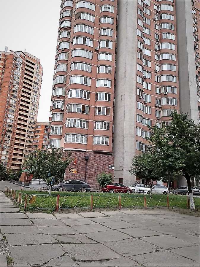 Оренда 3-кімнатної квартири 142 м², Срібнокільська вул., 14А