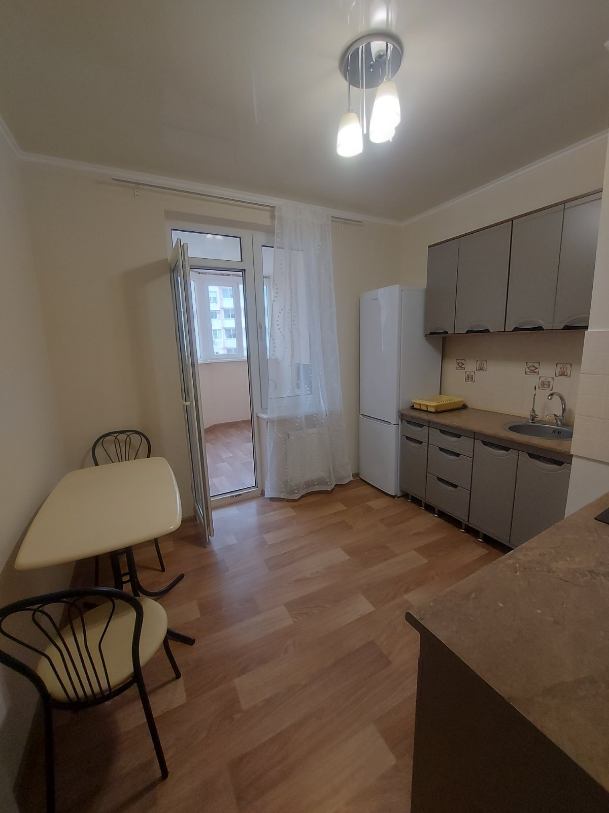 Оренда 2-кімнатної квартири 75 м², Массив Радужный вул., 7А