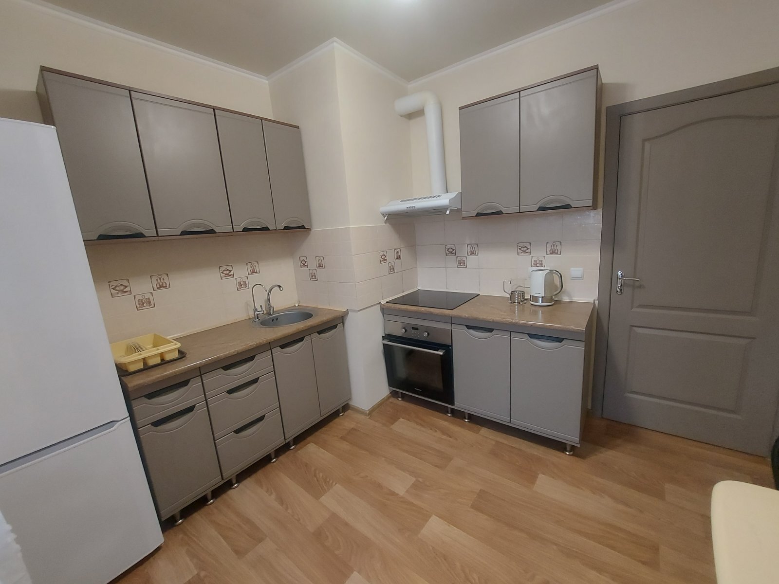 Оренда 2-кімнатної квартири 75 м², Массив Радужный вул., 7А