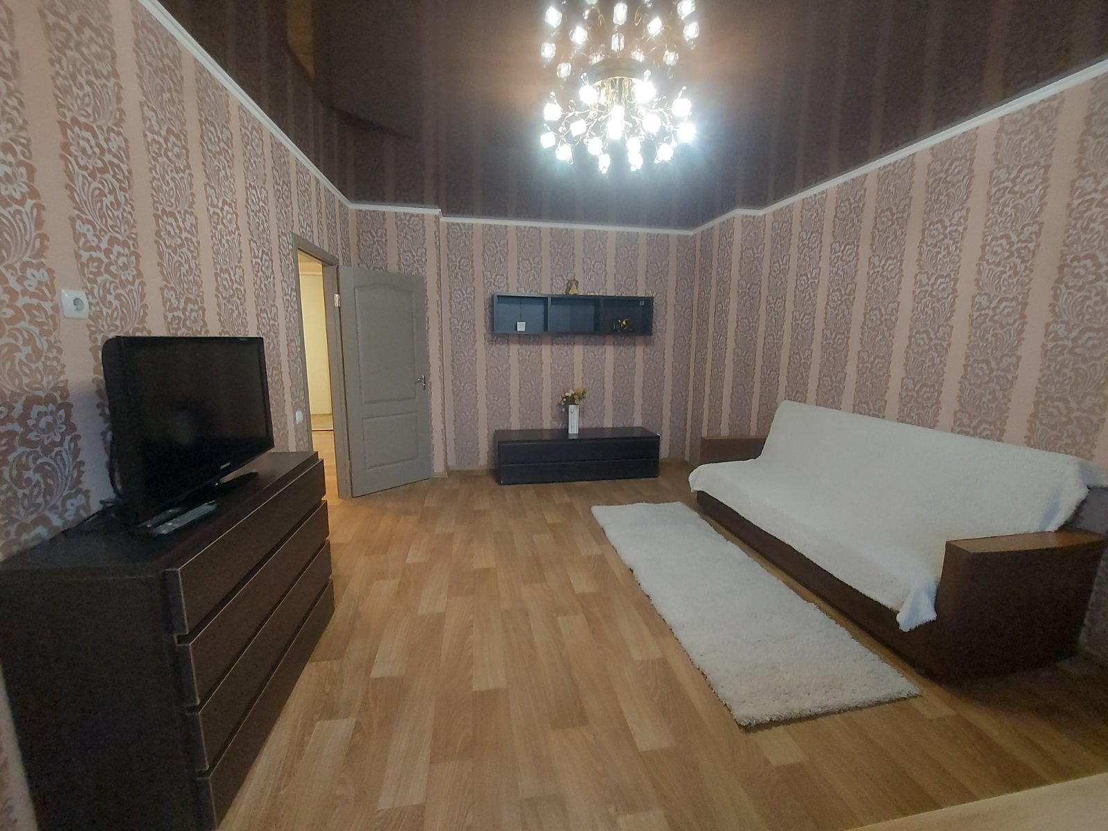 Оренда 2-кімнатної квартири 75 м², Массив Радужный вул., 7А
