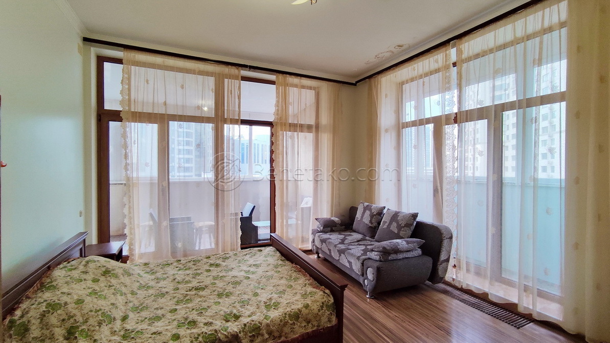 Продаж квартири з вільним плануванням 100 м², Аркадийское Плато ул., 5/3