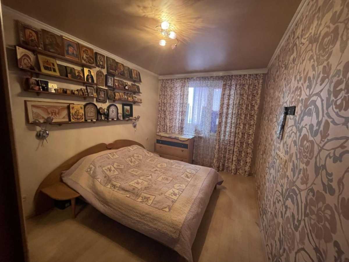 Продаж 3-кімнатної квартири 67 м², Сержа Лифаря вул., 5