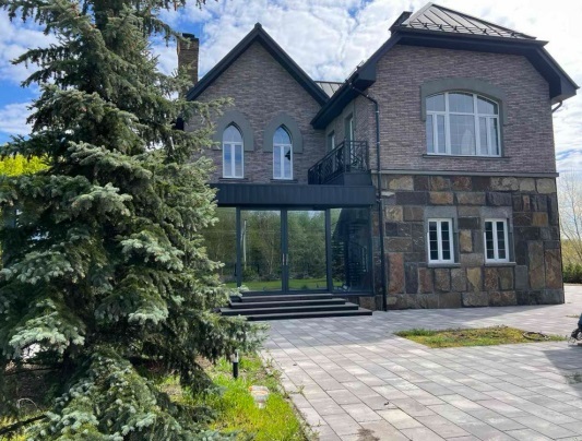 Продаж будинку 776 м²