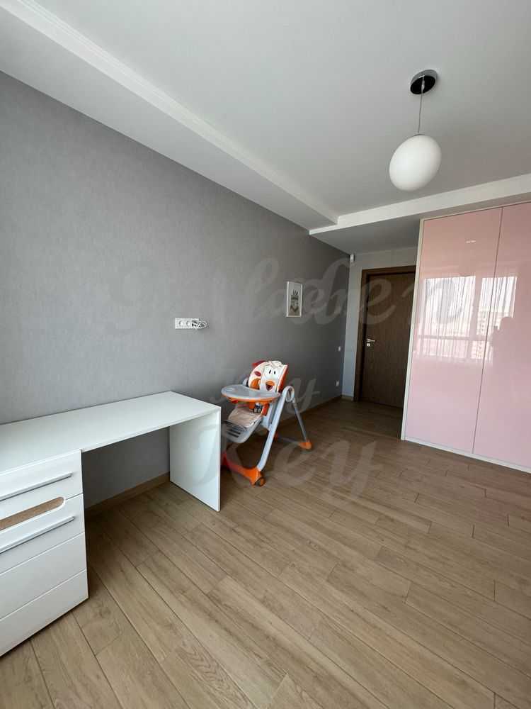 Продаж 2-кімнатної квартири 118 м², Зарічна вул., 1