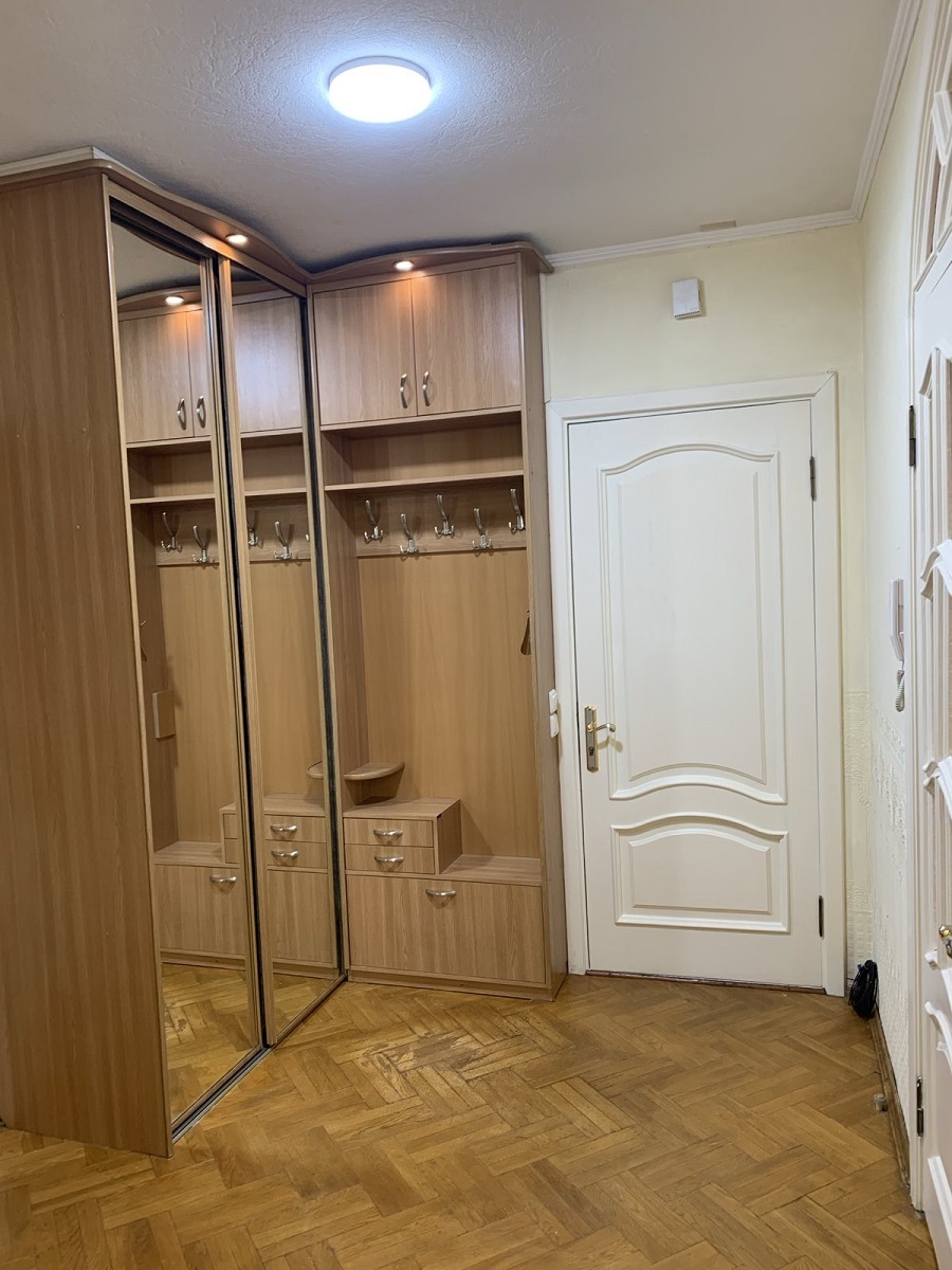 Продаж 4-кімнатної квартири 110 м², Академіка Єфремова вул., 19А