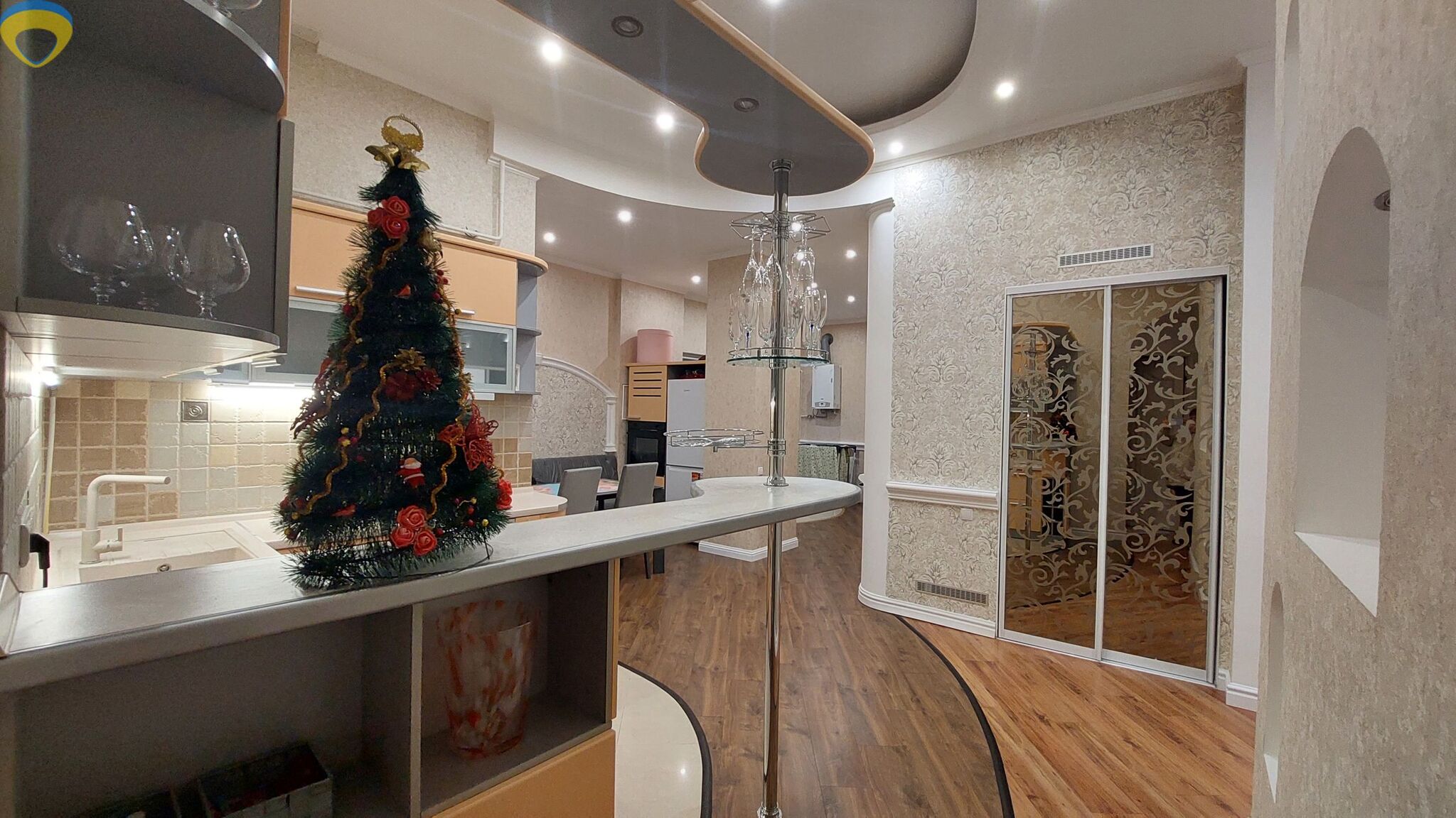 Продажа 2-комнатной квартиры 82 м², Красный пер., 9