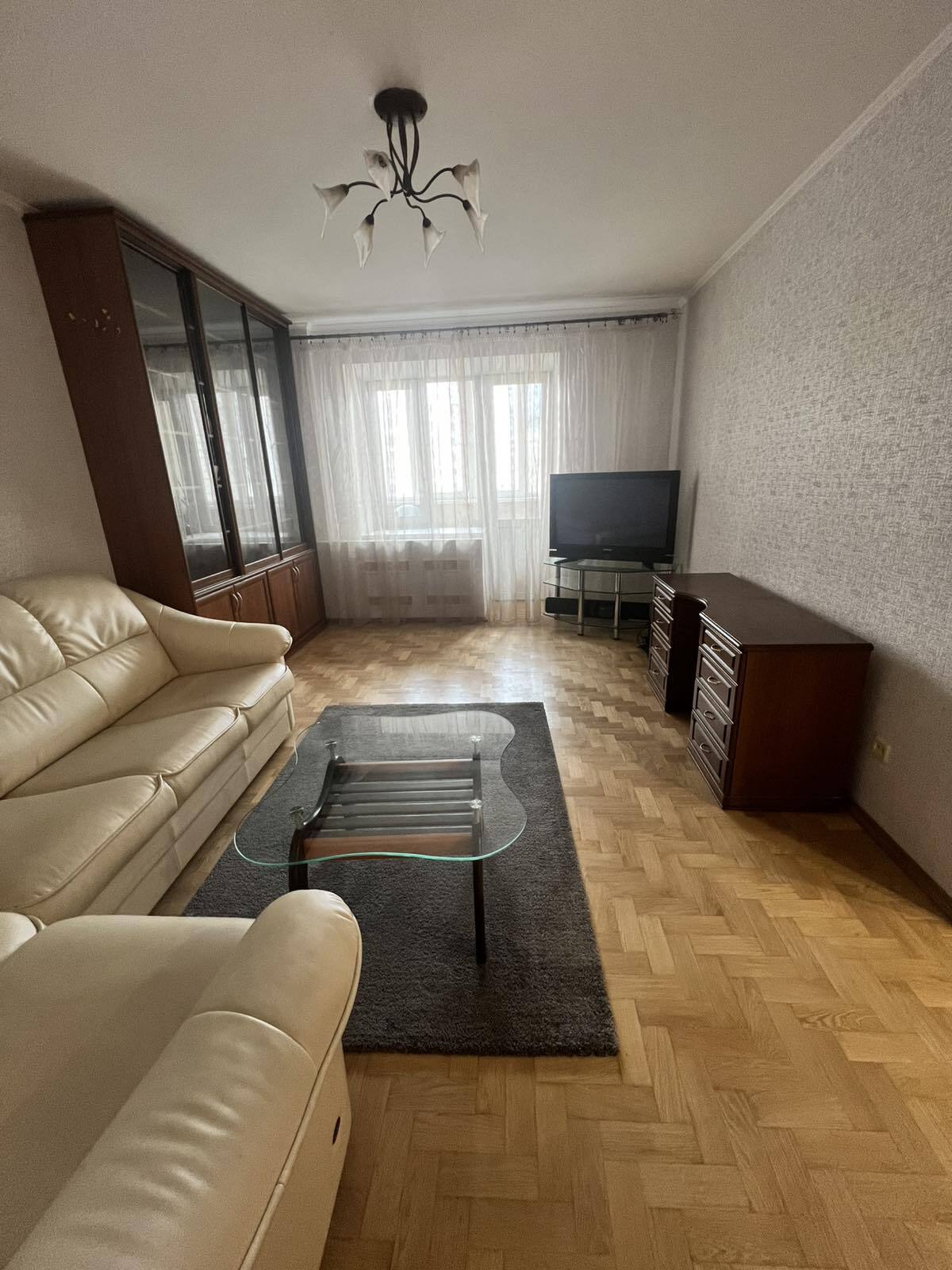 Аренда 2-комнатной квартиры 74 м², Вишняковская ул., 13