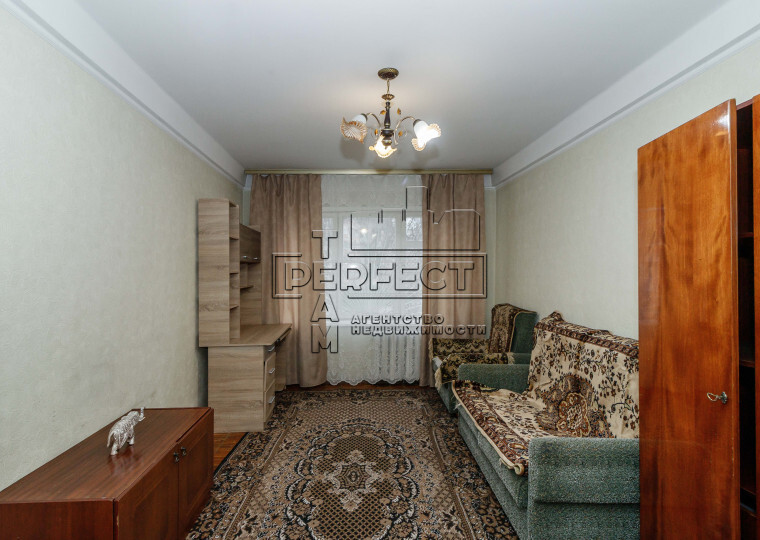 Продажа 2-комнатной квартиры 43 м², Пражская ул., 23