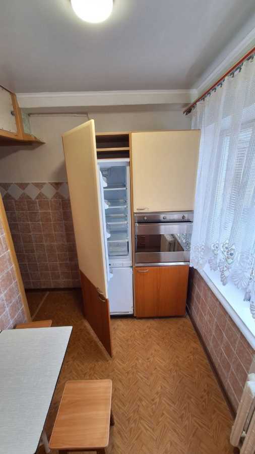 Оренда 2-кімнатної квартири 50 м², Мілютенка вул.