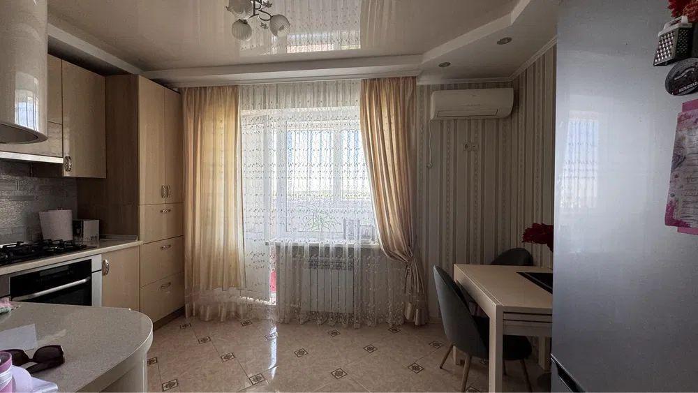 Продажа 2-комнатной квартиры 65 м²