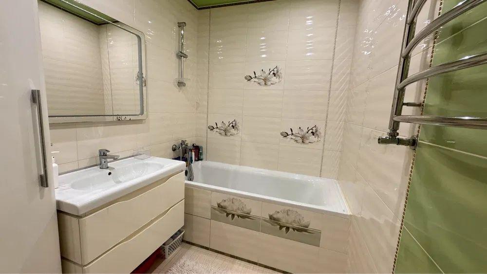 Продажа 2-комнатной квартиры 65 м²