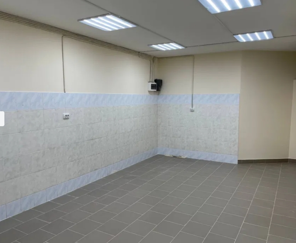 Оренда торговельного приміщення 75 м², Героїв Крут вул.