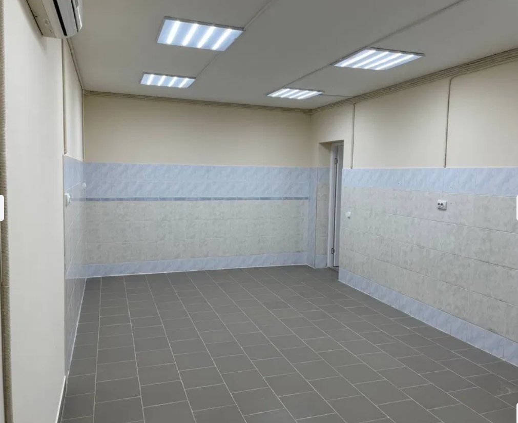 Оренда торговельного приміщення 75 м², Героїв Крут вул.