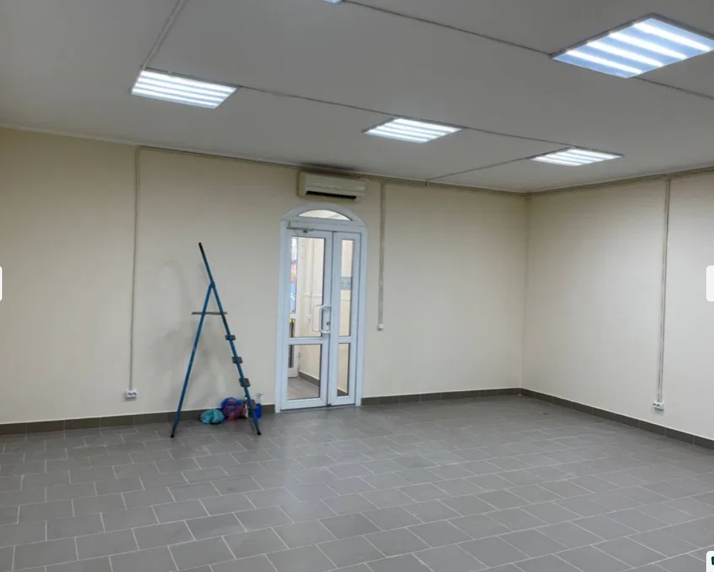 Оренда торговельного приміщення 75 м², Героїв Крут вул.