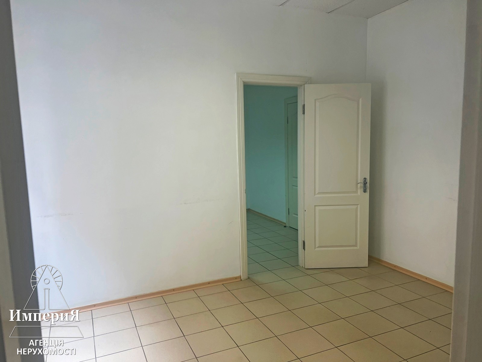 Оренда приміщення вільного призначення 31 м², Торгова пл.