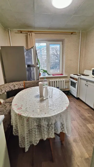 Оренда 2-кімнатної квартири 52 м², Макарова вул.