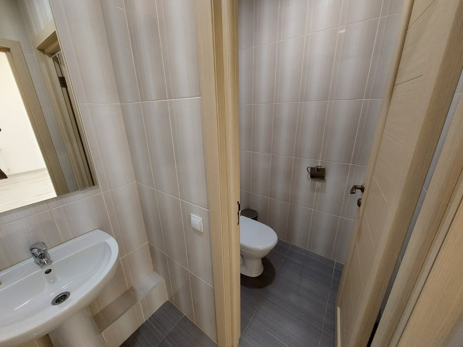 Оренда офісу 93 м², Костянтинівська вул.