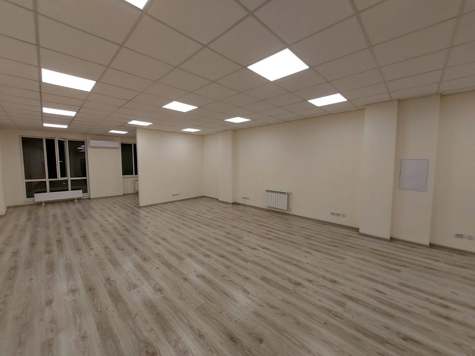 Оренда офісу 93 м², Костянтинівська вул.