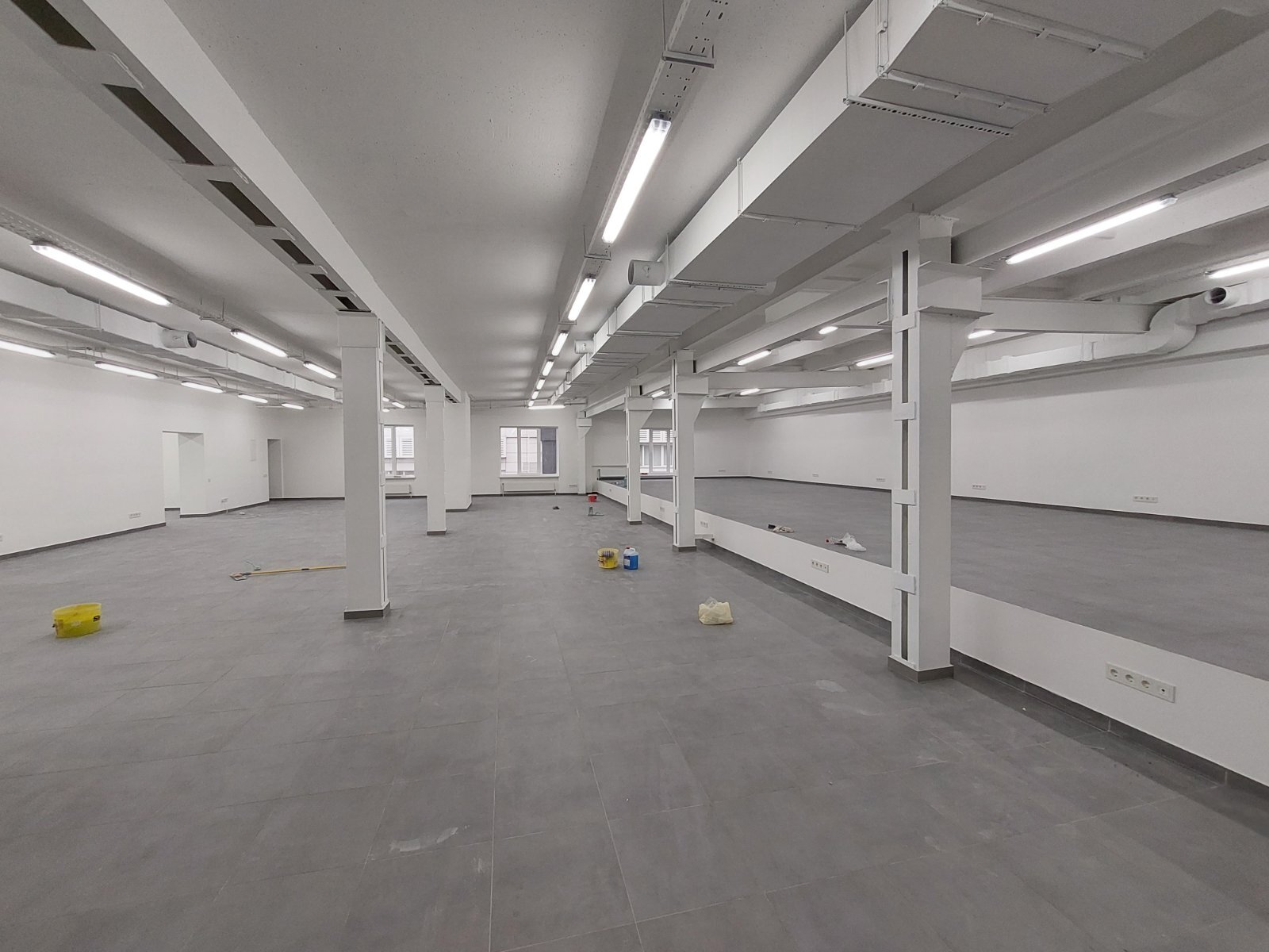 Оренда офісу 2000 м², Кирилівська вул.
