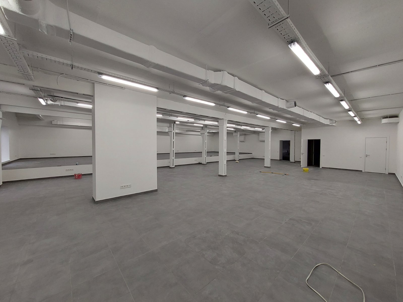 Оренда офісу 2000 м², Кирилівська вул.