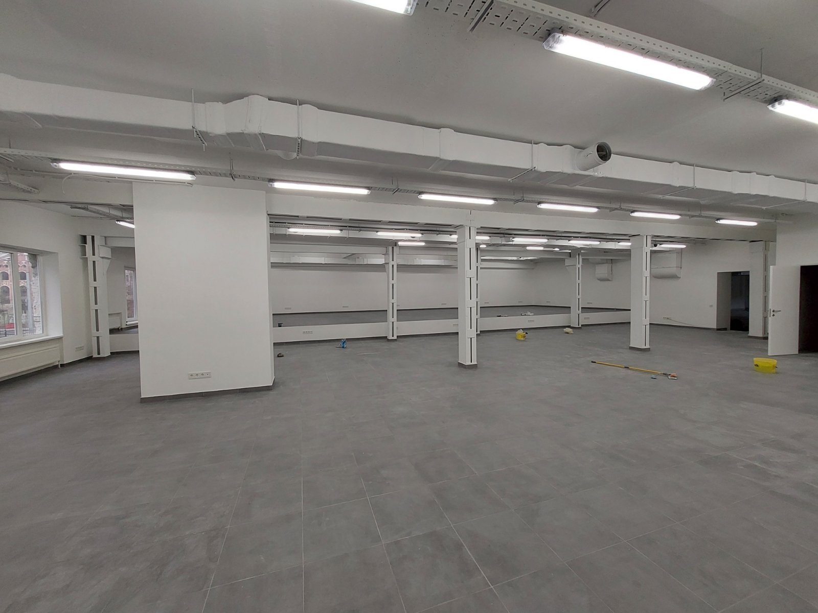 Оренда офісу 2000 м², Кирилівська вул.
