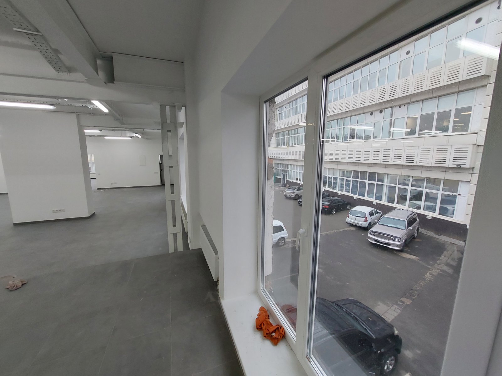 Оренда офісу 2000 м², Кирилівська вул.