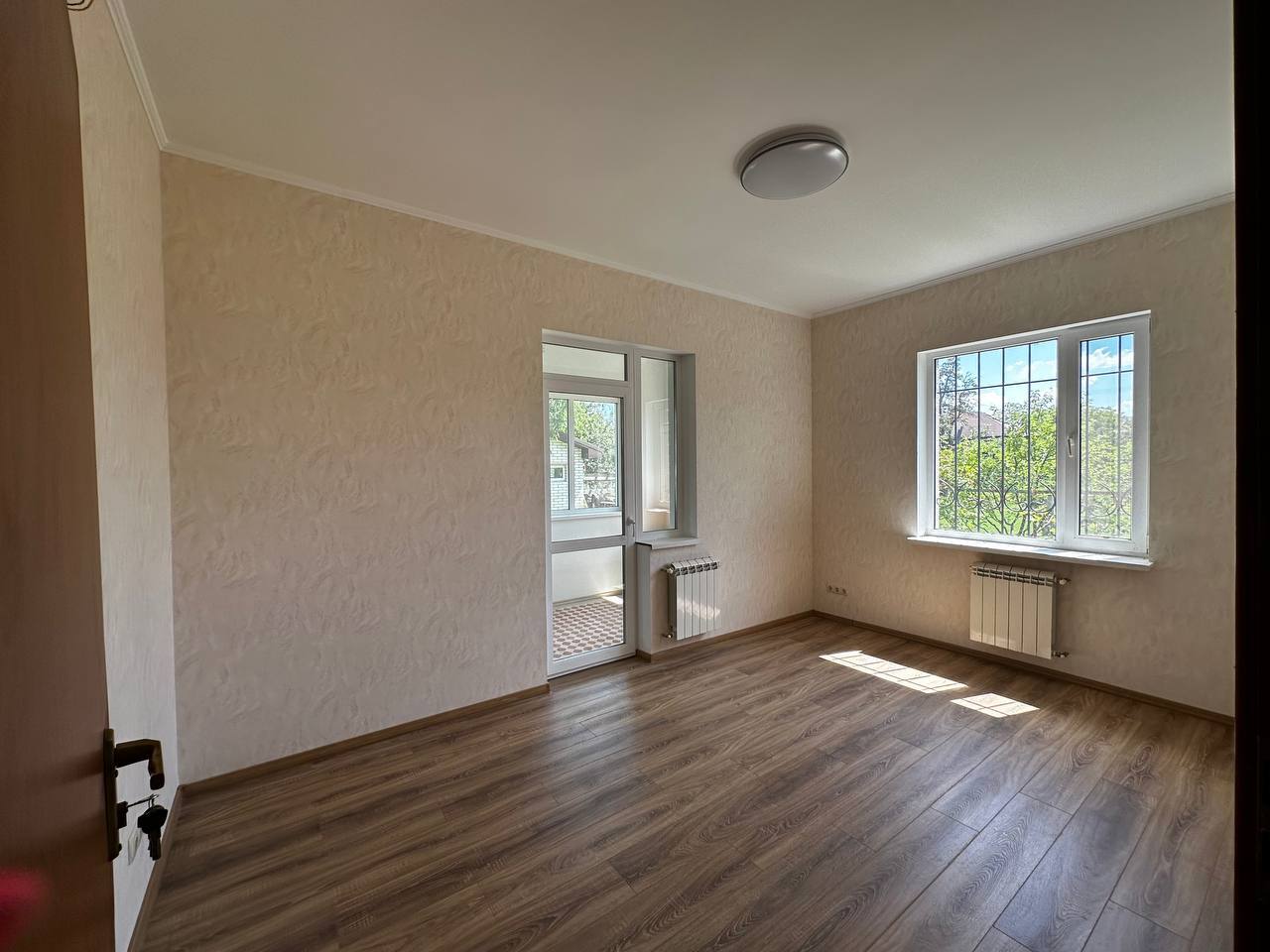 Продаж будинку 200 м²