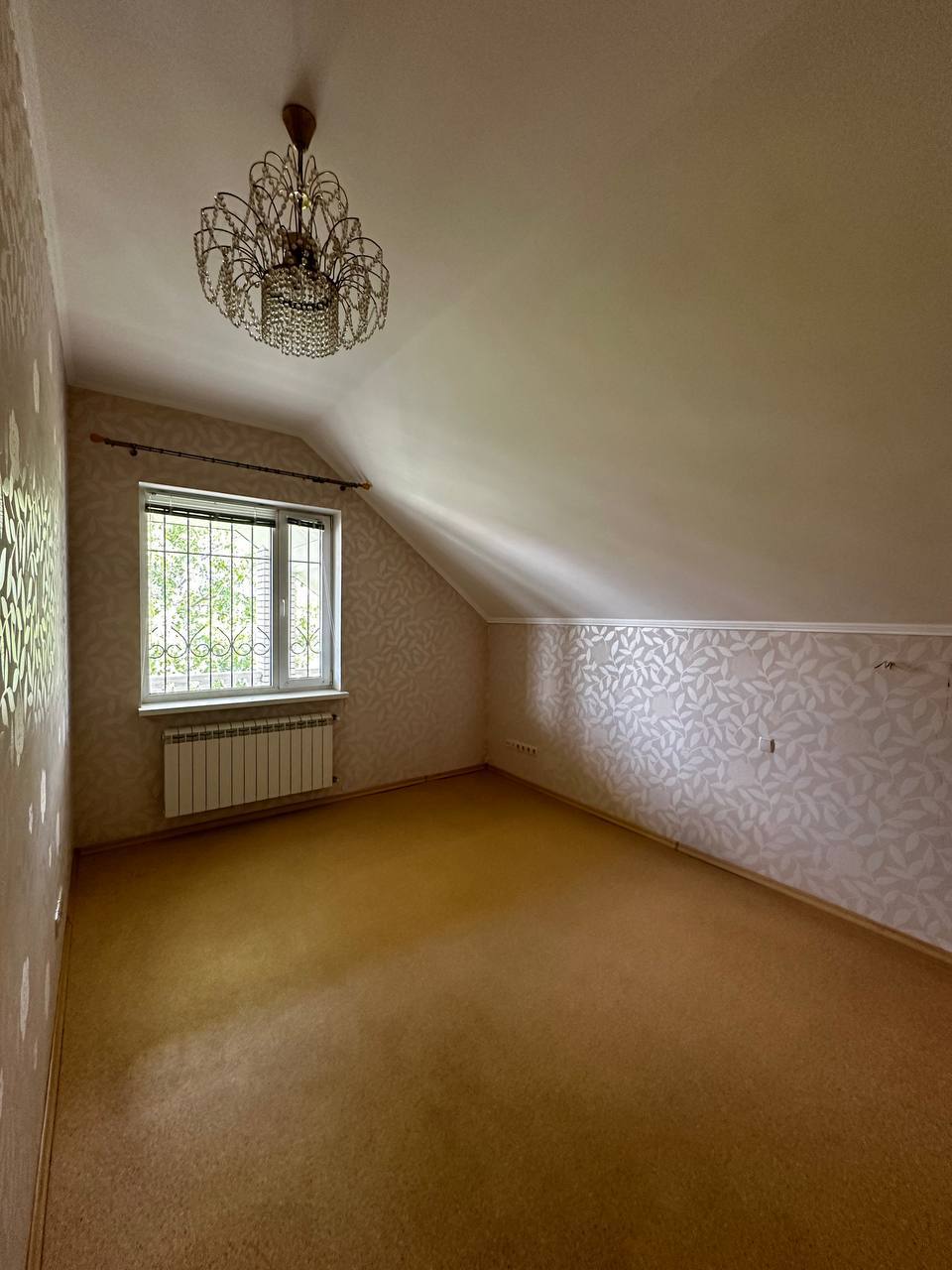 Продаж будинку 200 м²