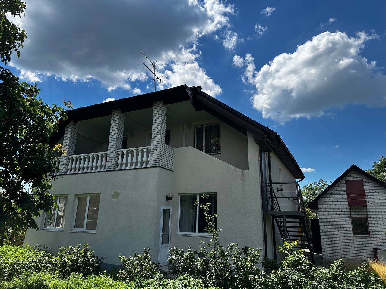 Продаж будинку 200 м²