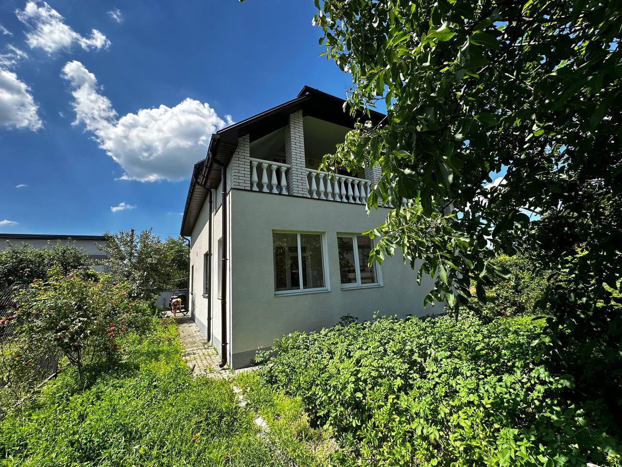 Продаж будинку 200 м²