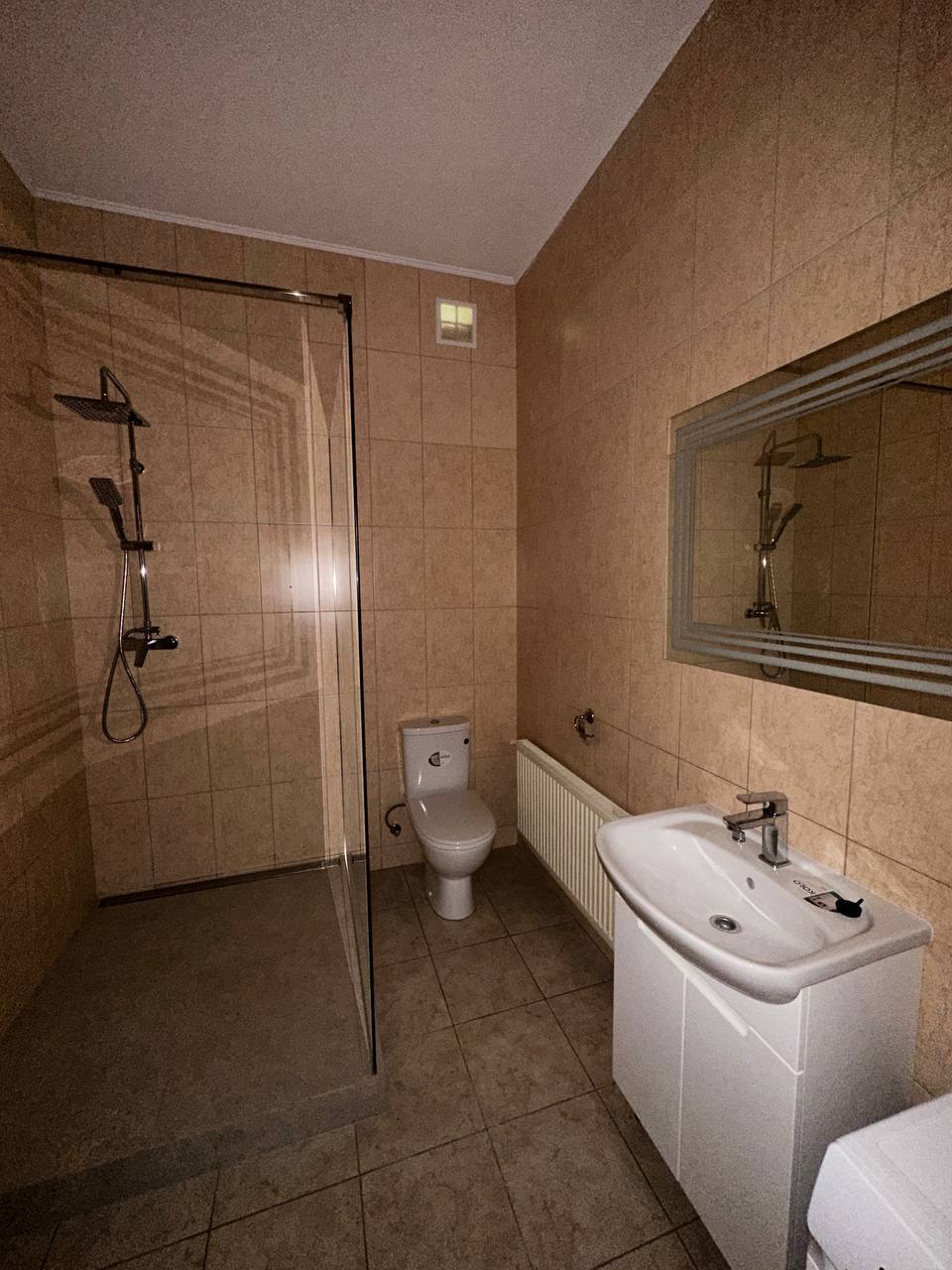 Продаж будинку 200 м²